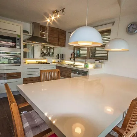 Gardelin Superior 2 Задар