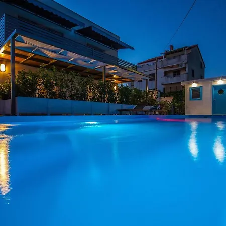 公寓 Gardelin Superior 2 扎达尔